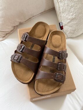 BRAND NEW Cushionaire Lela Brown oily leather Cork Sandals - 7M